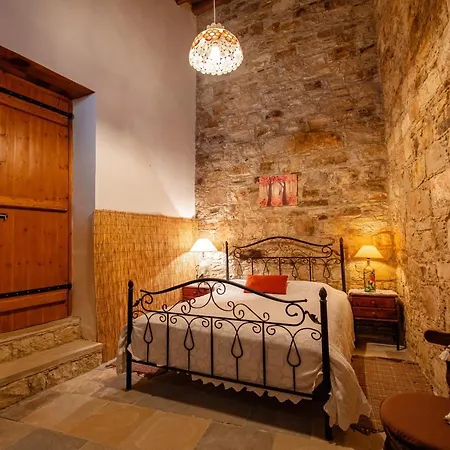 Constantias Stone Lófou