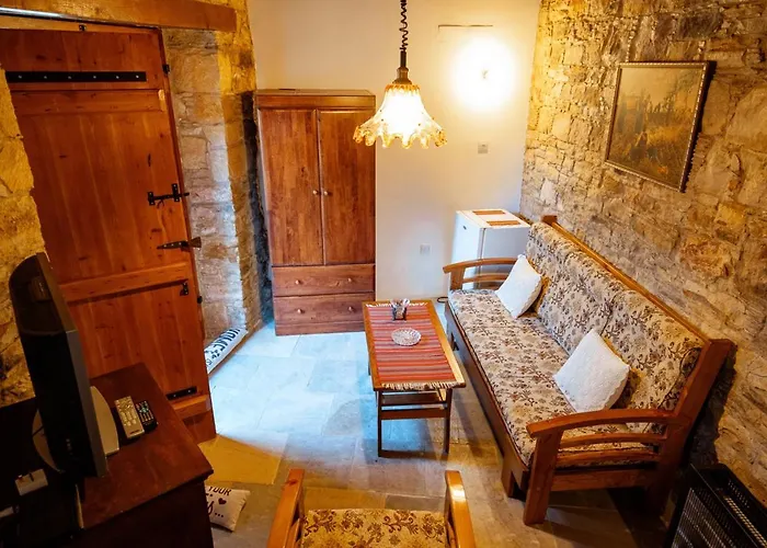 Constantias Stone * Lofou