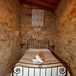 Constantias Stone Landhaus Lofou