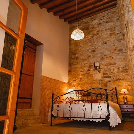 Constantias Stone Lofu