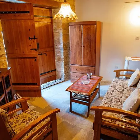 Constantias Stone Lofu