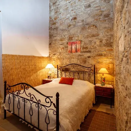 Constantias Stone Lofu