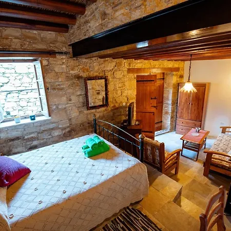 Constantias Stone Lofu