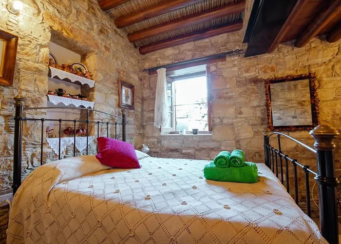 Constantias Stone * Lofou